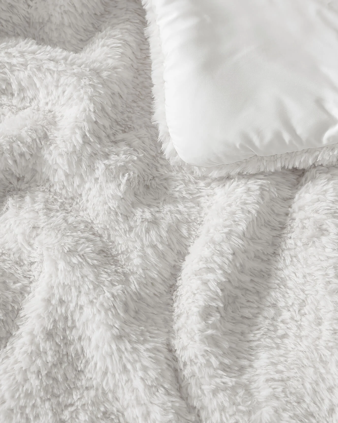 Breathable Faux Fur Comforter - Image 12