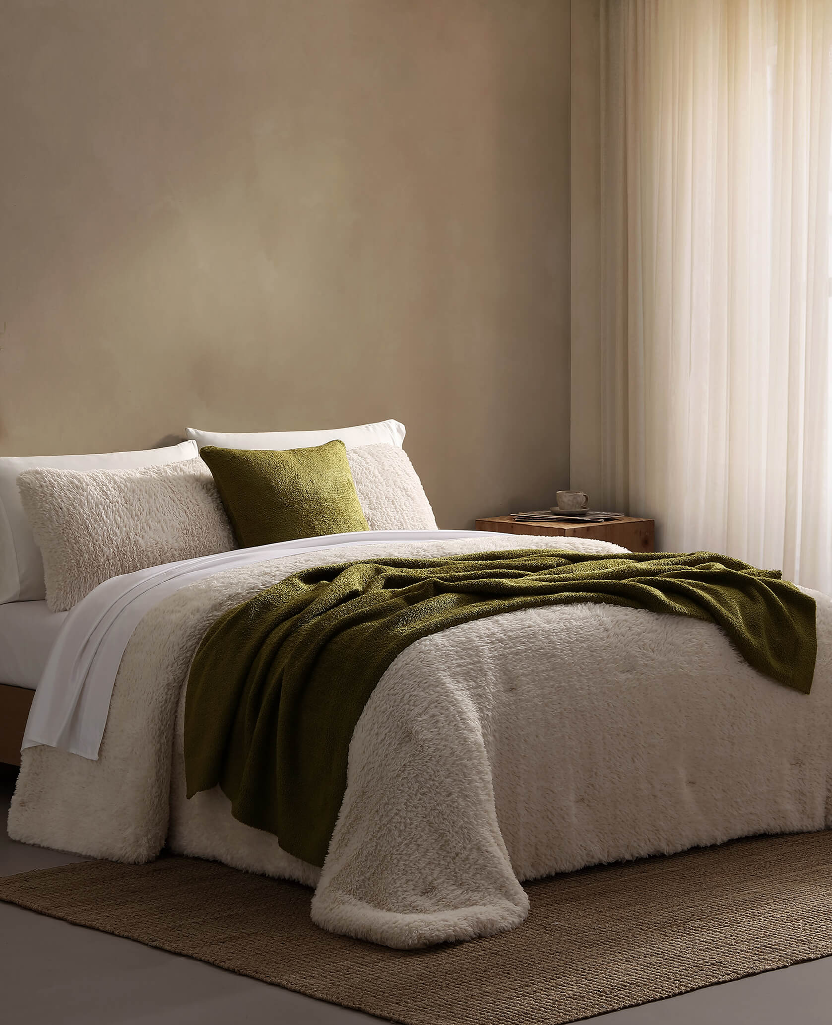 Breathable Faux Fur Comforter - Image 14