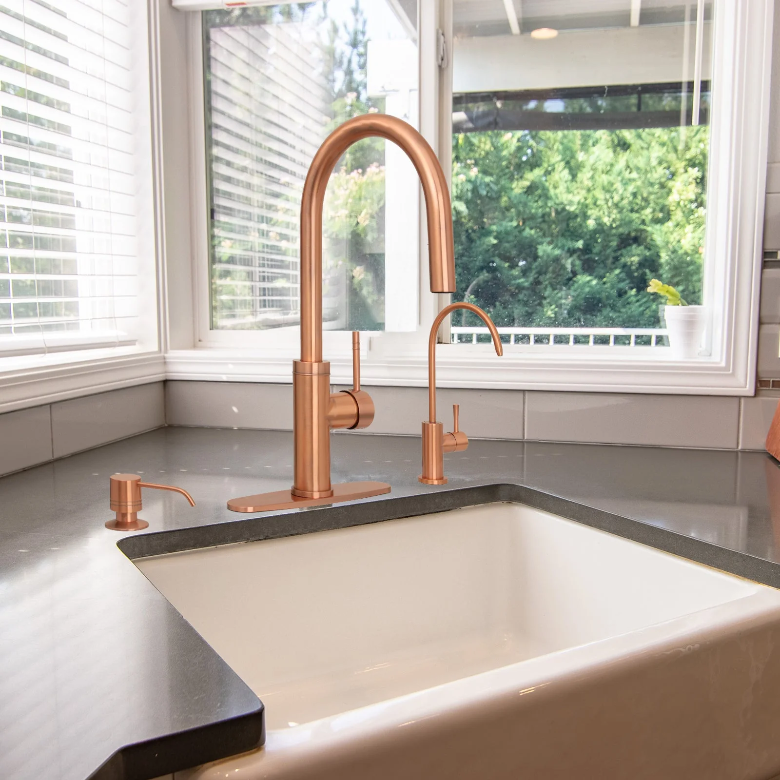 Copper Pull Out Kitchen Faucet with Deck Plate, Single Level Solid Brass Kitchen Sink Faucets with Pull Down Sprayer-AK96416C - Image 3