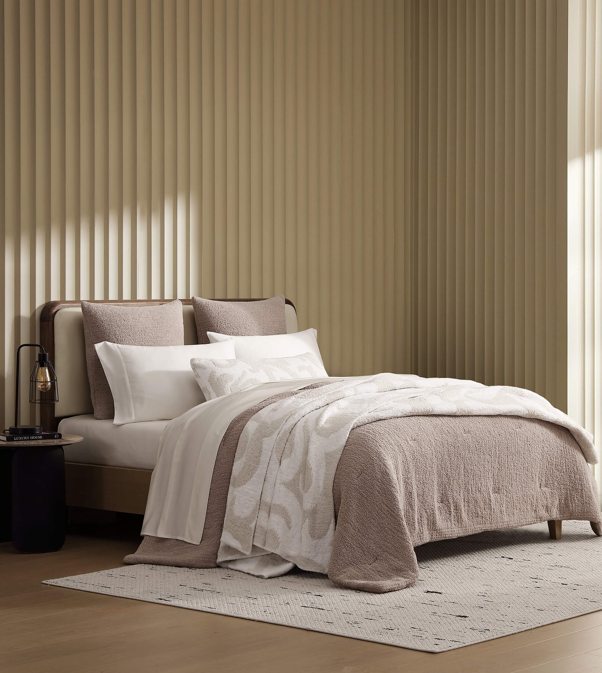Snug Casablanca Bed Blanket - Image 3