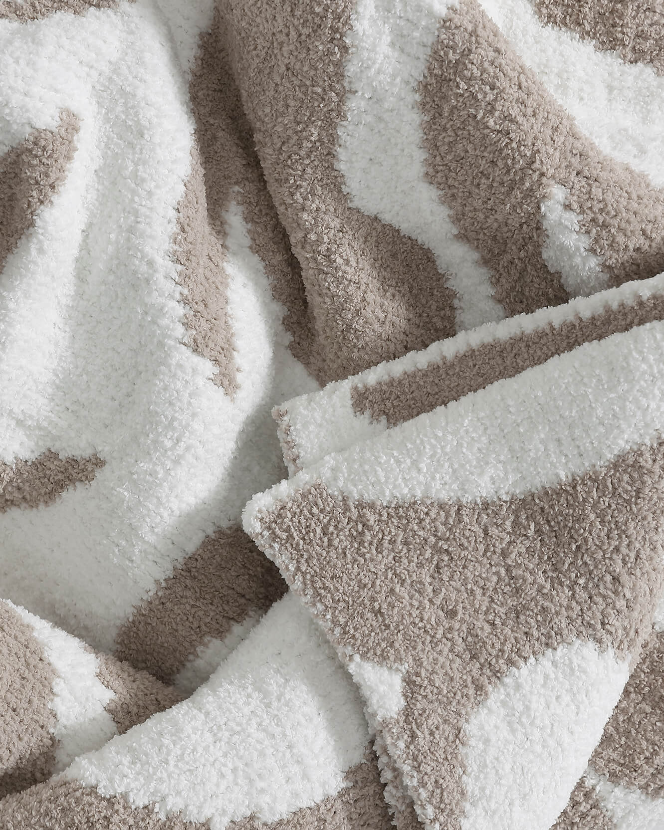 Snug Casablanca Bed Blanket - Image 5